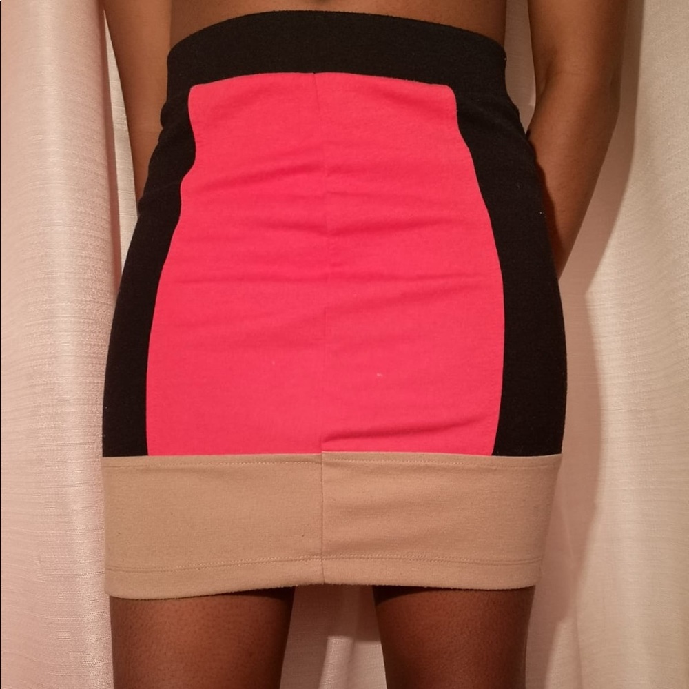 CUTE FOREVER 21 MINI SKIRT!! 🧚🏾‍♀️🧚🏾‍♀️